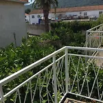 Lorena Apartman *